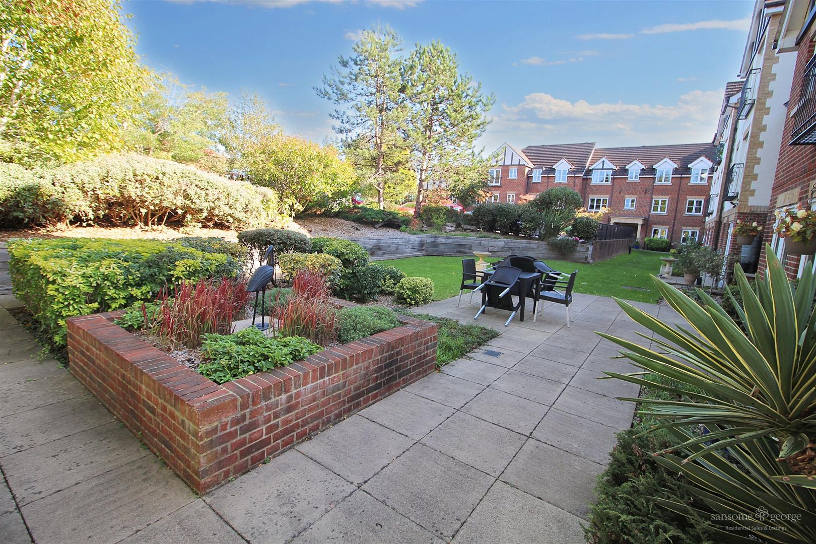 Bath Road, Calcot, Reading
